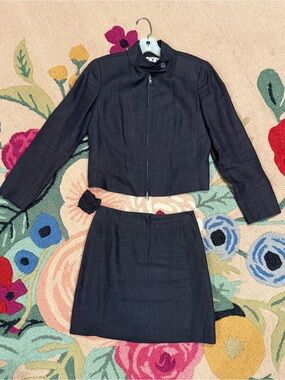 DKNY vintage mid 90’s linen suit, size 4/2
